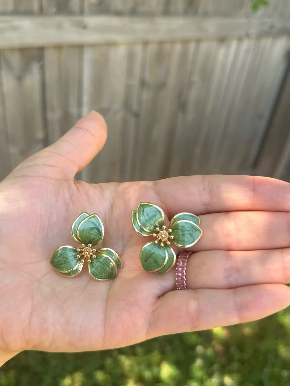 Elegant Green necklace and earrings